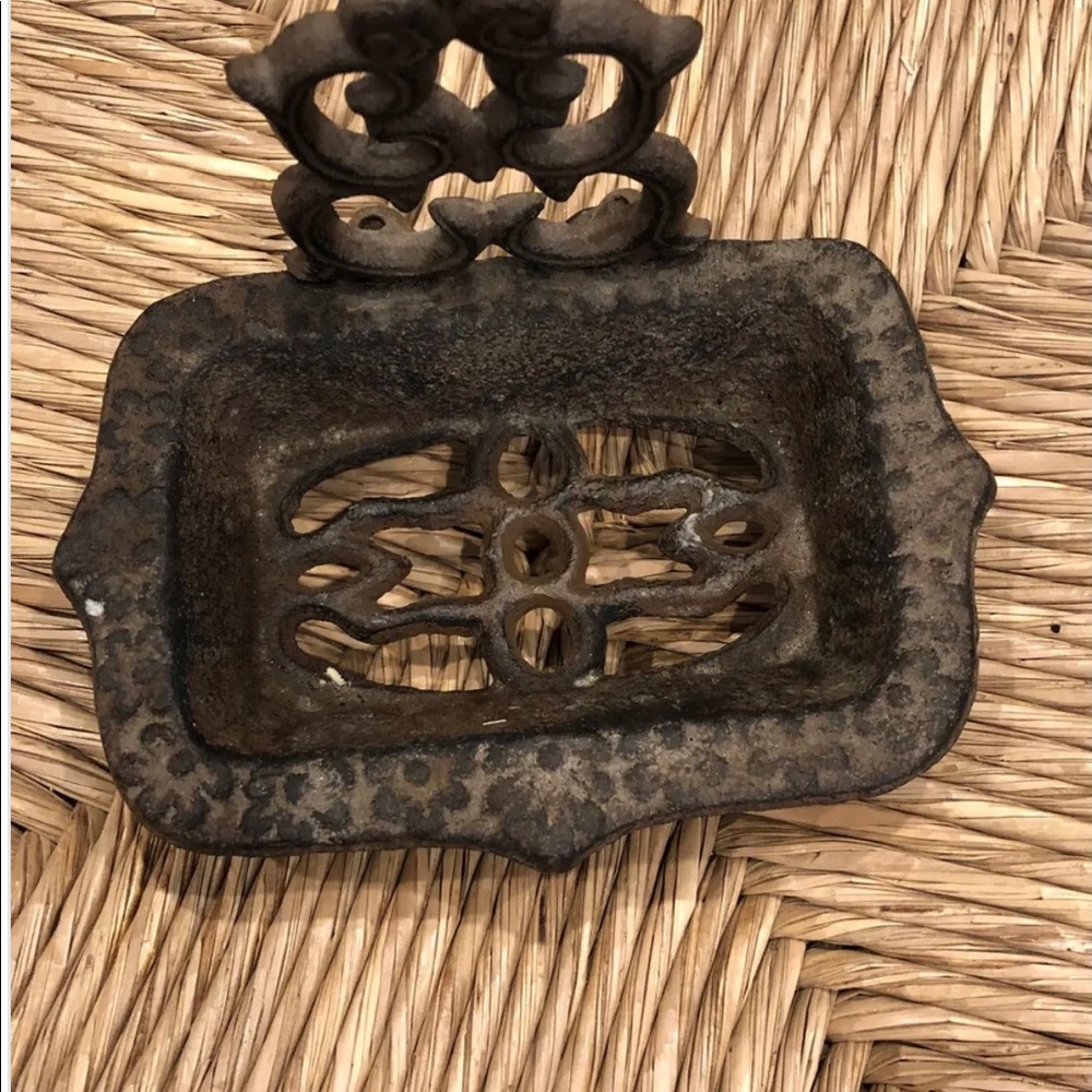 Iron soap dish